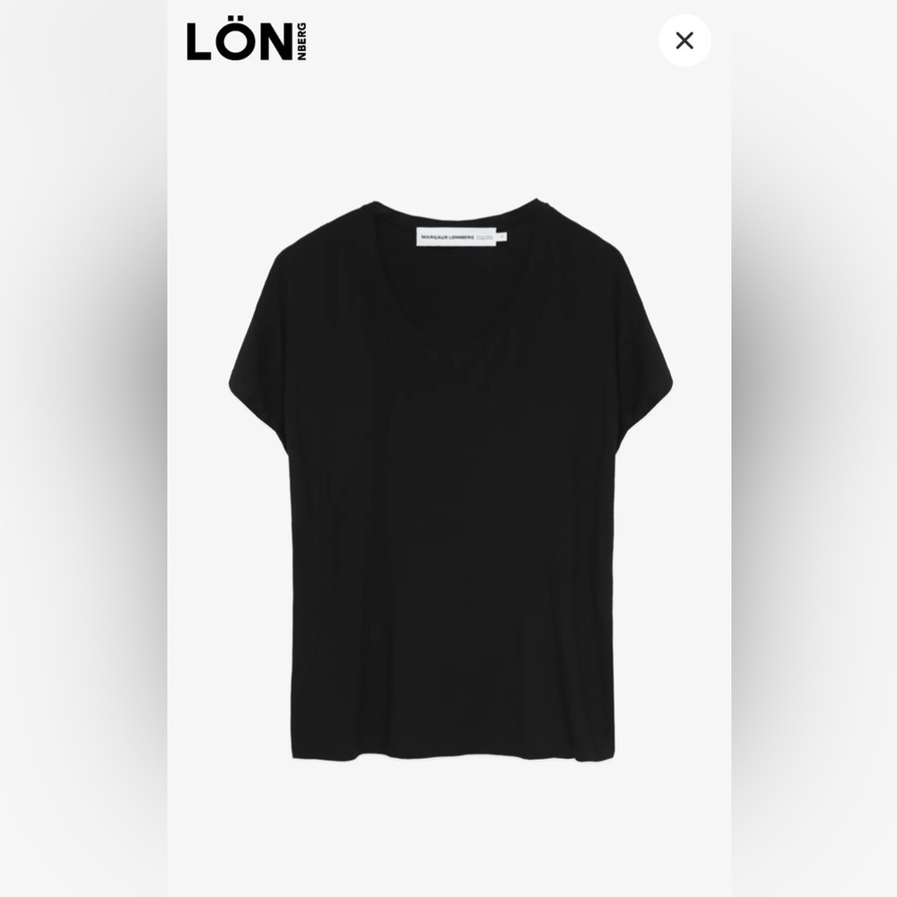 MARGAUX LONNBERG relaxed 
Black Short-Sleeve Women's Tee med casual chic